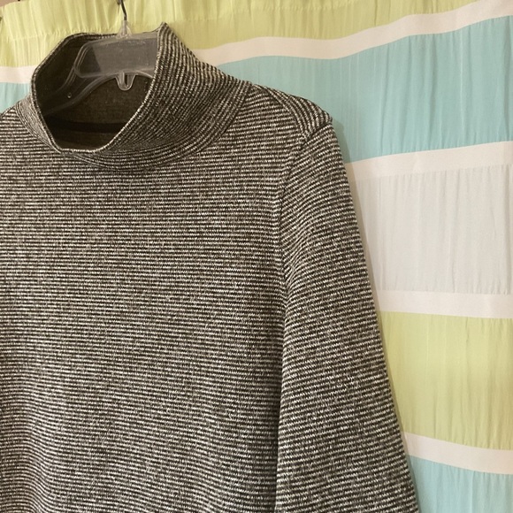 Aventura Women's Heather Gray Sweater Recycled Material Sz Medium - Picture 3 of 7